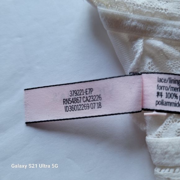 Victoria Secret Lace Wireless Lined Racerback Bralette Set Of 2 Black/White Sz M - Picture 15 of 16